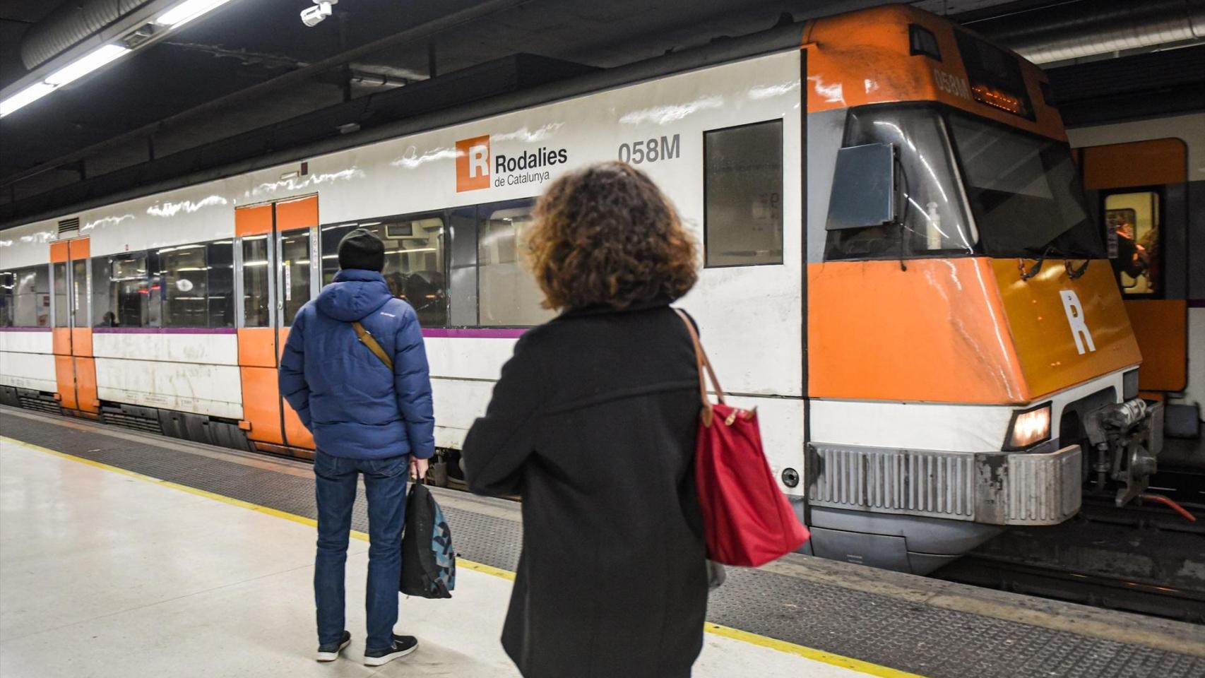 Última hora política, en directo |El servicio de Rodalies de Cataluña se reanudará de manera parcial este lunes