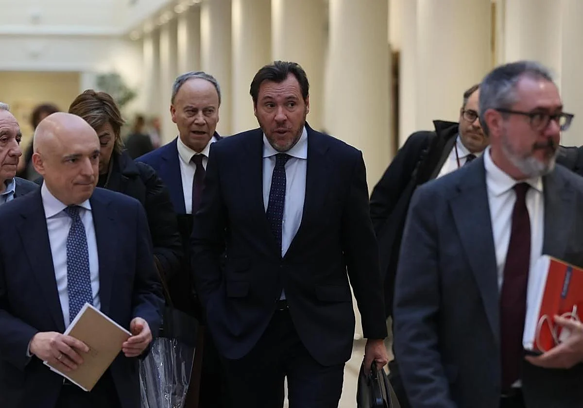 Adamuz frustra el intento de Sánchez de rehabilitar Transportes con la gestión de Puente