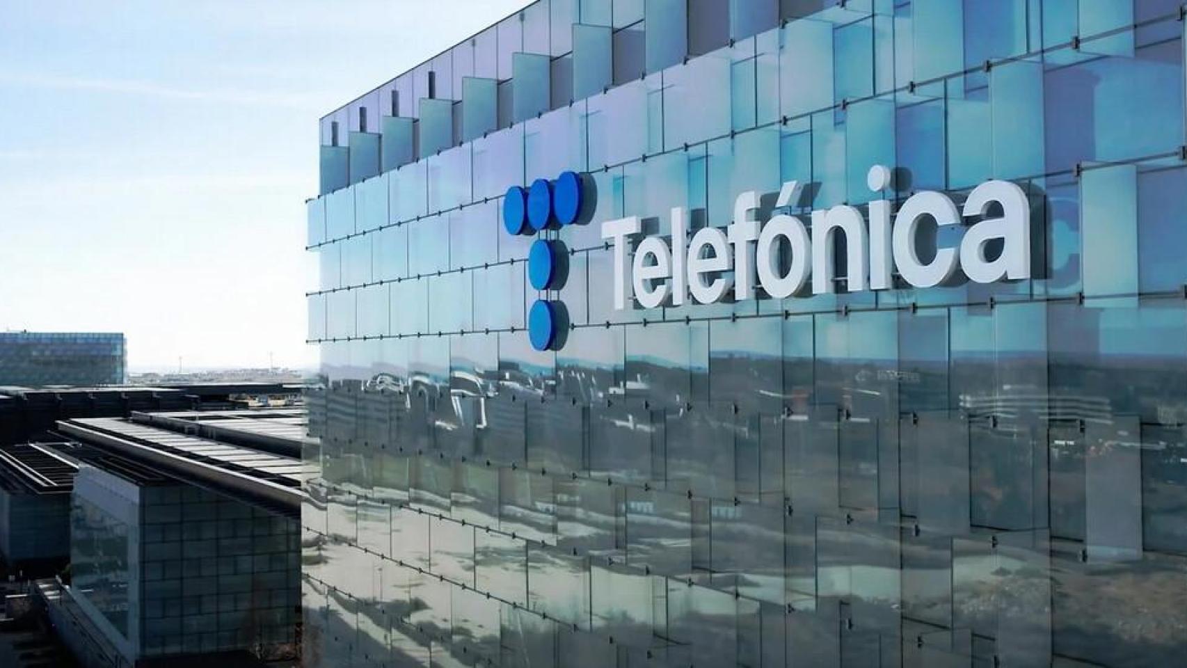 Telefónica mejora condiciones y rebaja un 5% los afectados por el ERE en tres filiales, pero los sindicatos lo ven "insuficiente"