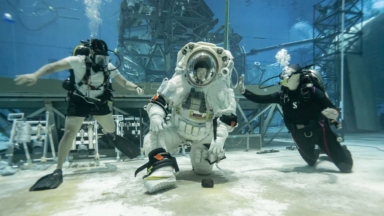 Exastronauta de la NASA critica los nuevos trajes espaciales para ir a la Luna
