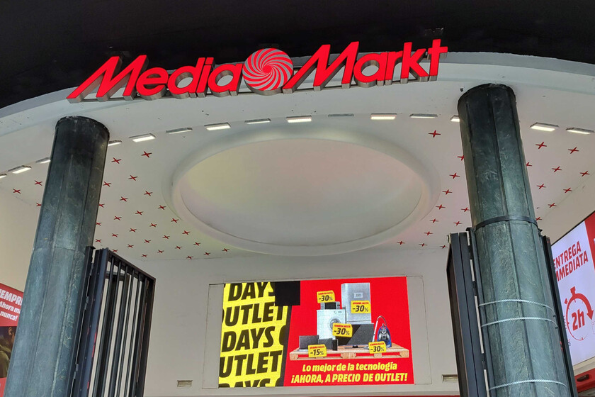 MediaMarkt tiene esta tele Philips de 65 pulgadas con Ambilight a precio de outlet y viene con Movistar Plus+ de regalo