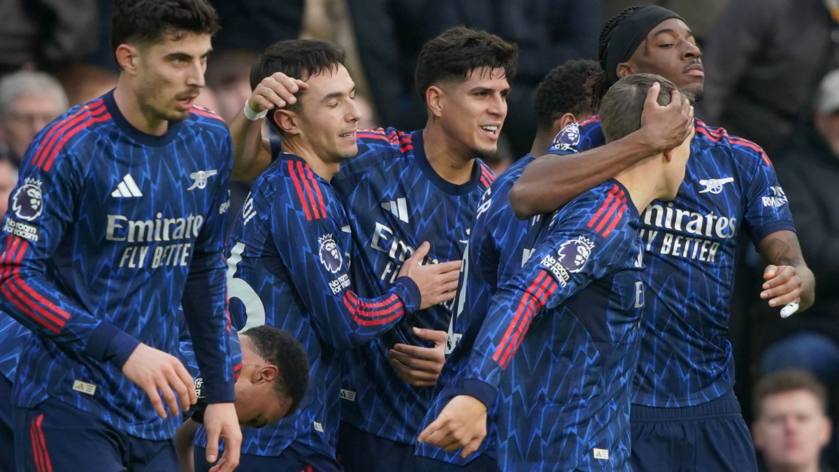 Zubimendi ayuda a sacar del barro al Arsenal en Elland Road