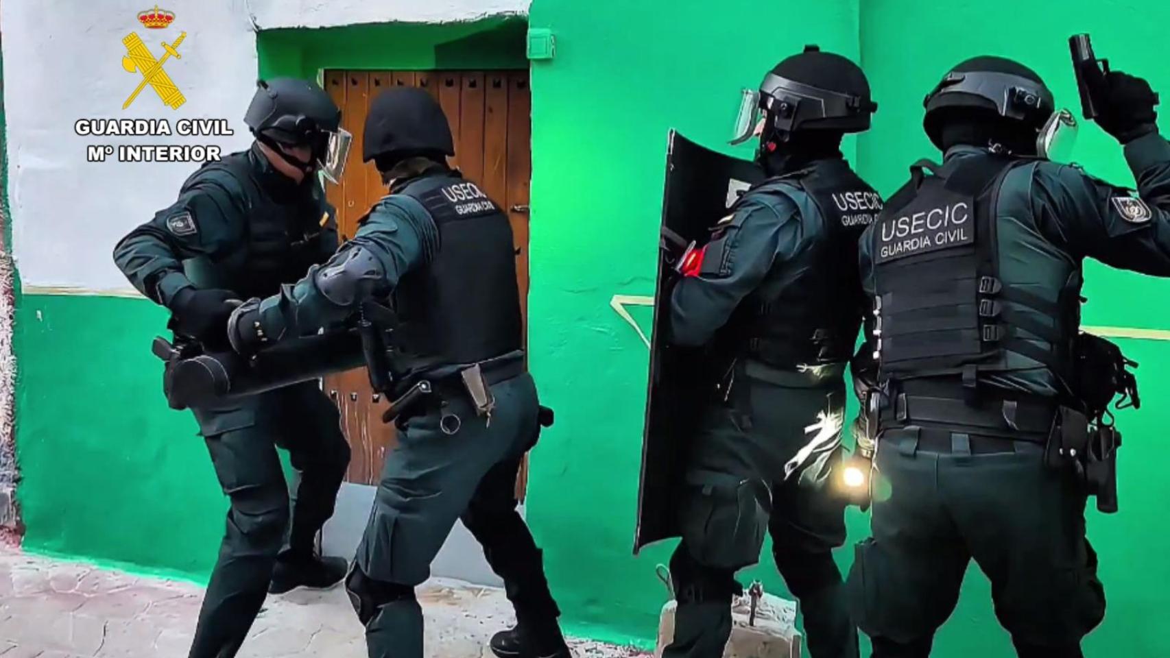 Detenido un clan familiar que okupó la casa de un anciano de 90 años: le robaron la identidad y 14.000 euros