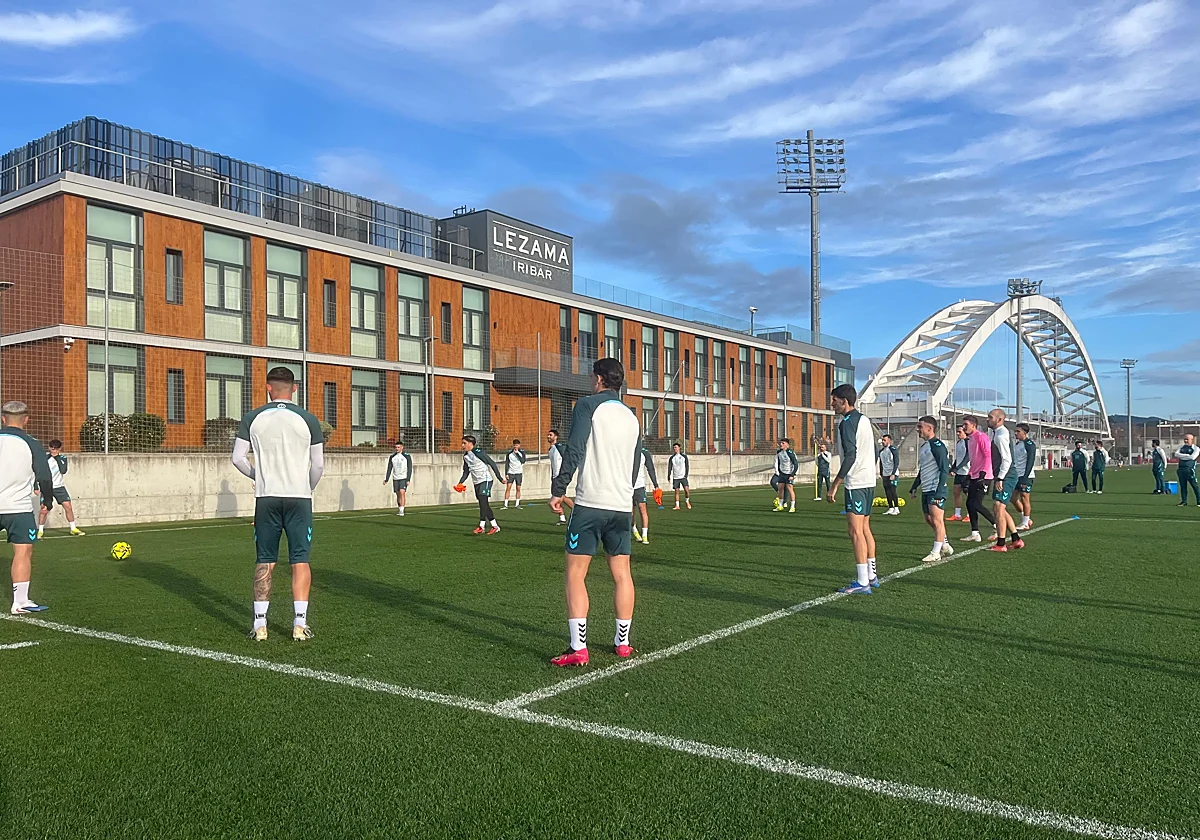 El Málaga se ejercita en Lezama