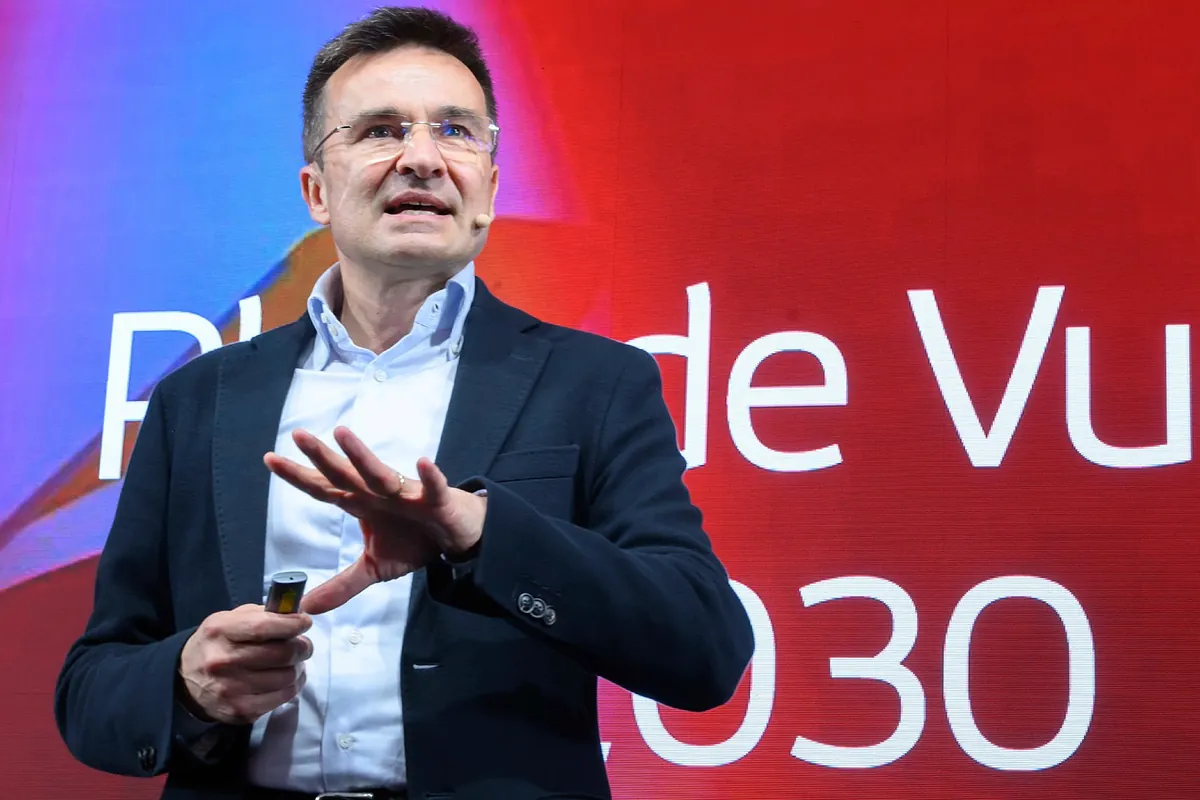 Iberia volará un 8% más con América para reforzar su liderazgo en Barajas frente a Air Europa