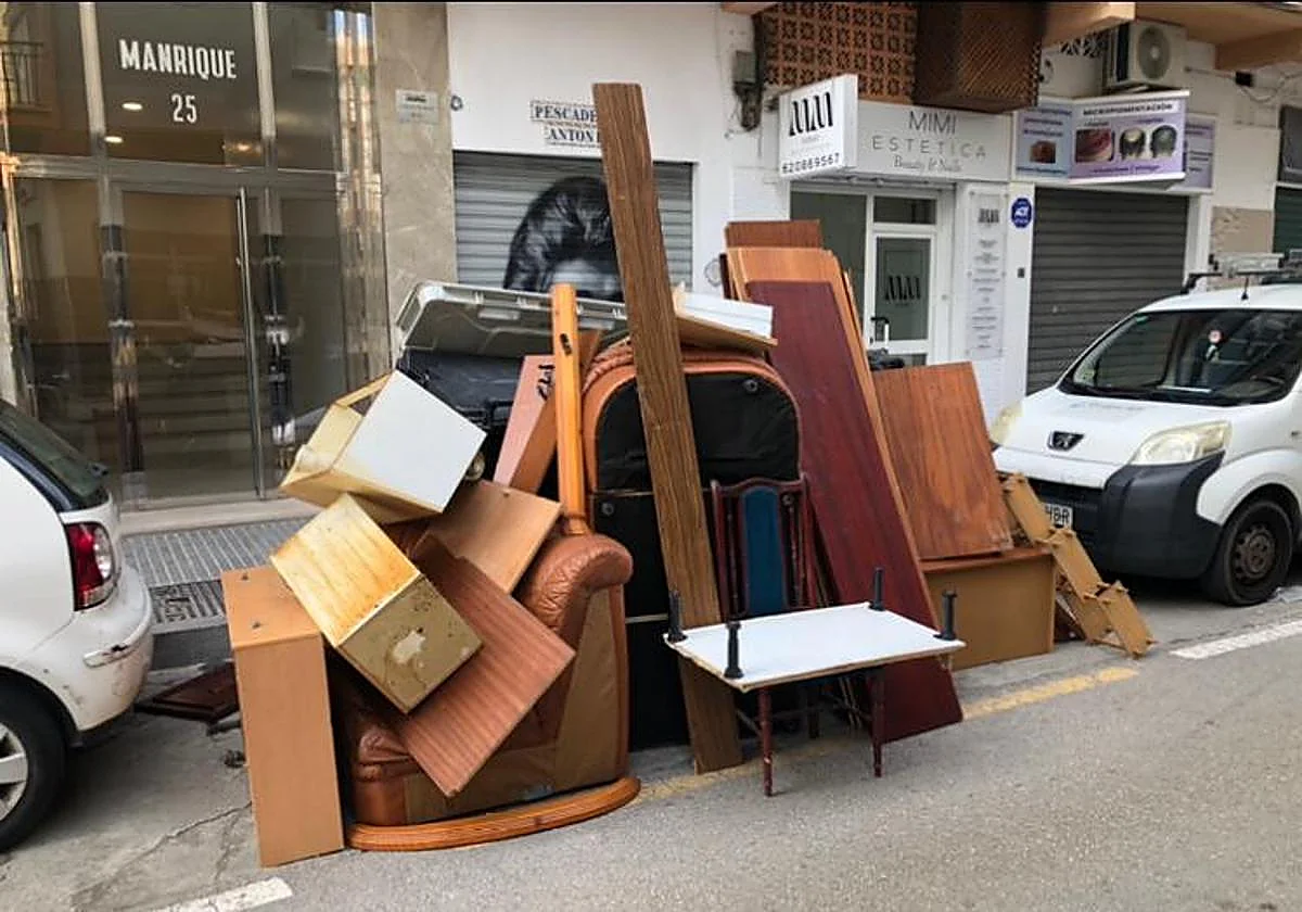 Quejas vecinales por basuras acumuladas en la Victoria