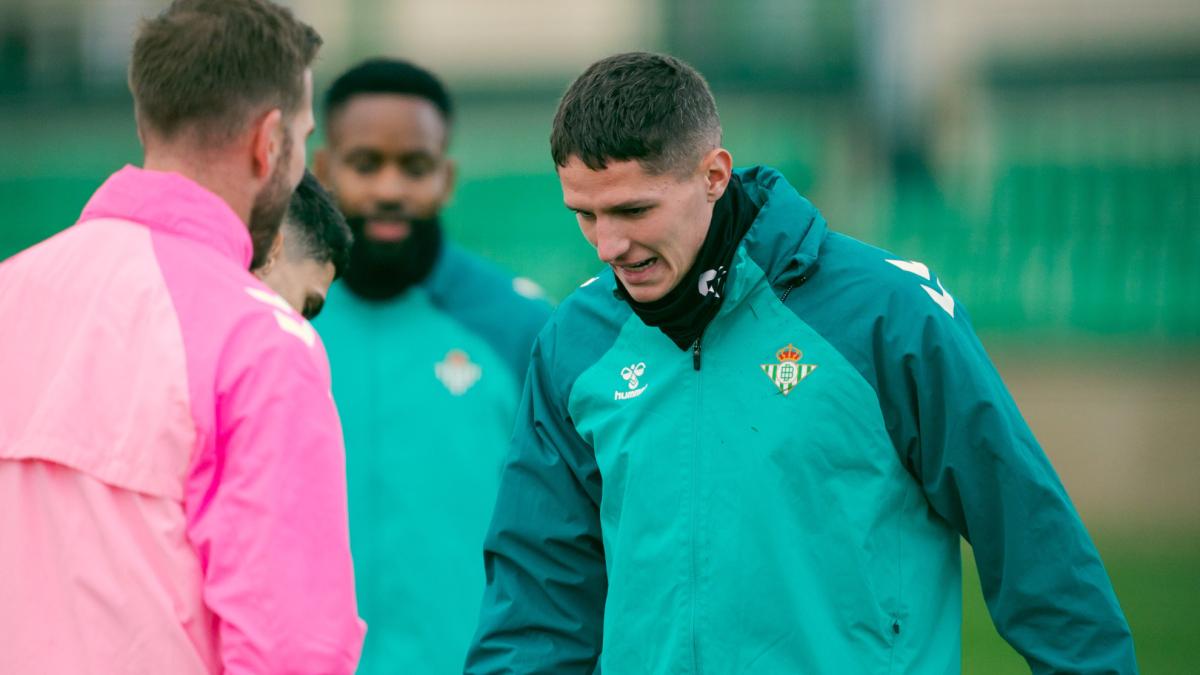 Eintracht y Leipzig preguntan por Altimira en el tramo final del mercado