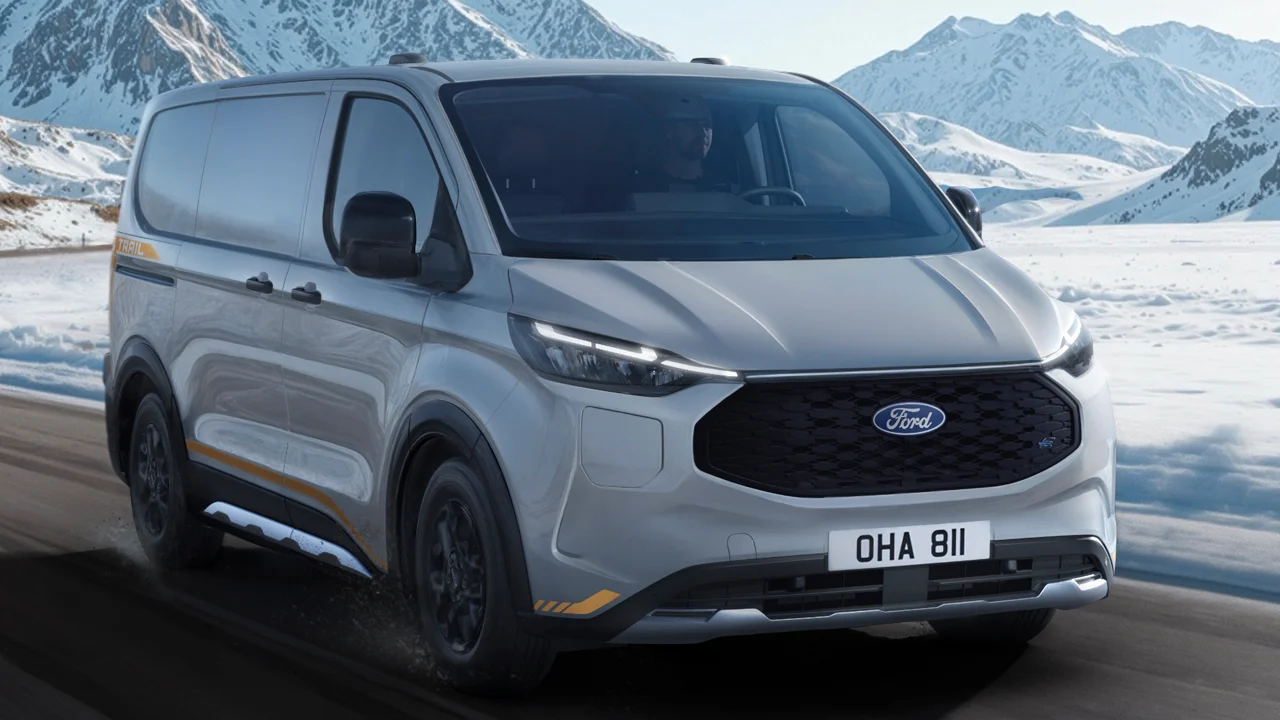 La Ford E-Transit Custom 2026 sube el listón con más autonomía y un secreto en la carga que dará que hablar