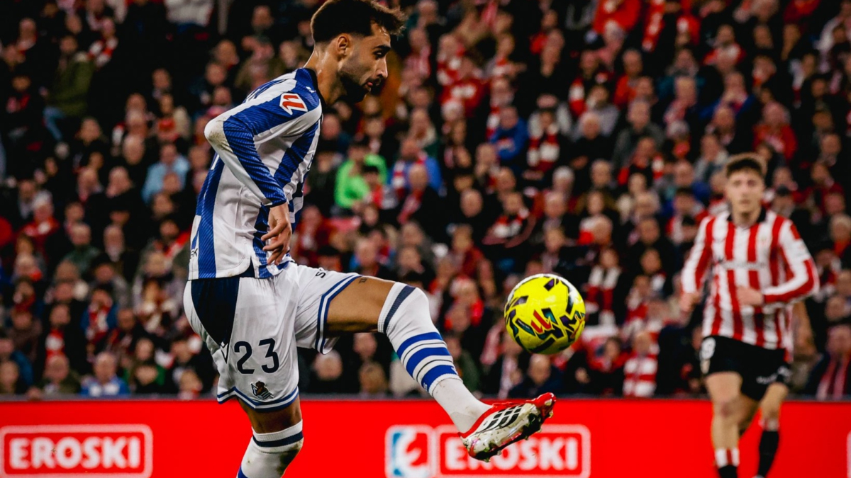 La Real presenta alegaciones a "la escandalosa tarjeta roja a Brais Méndez"