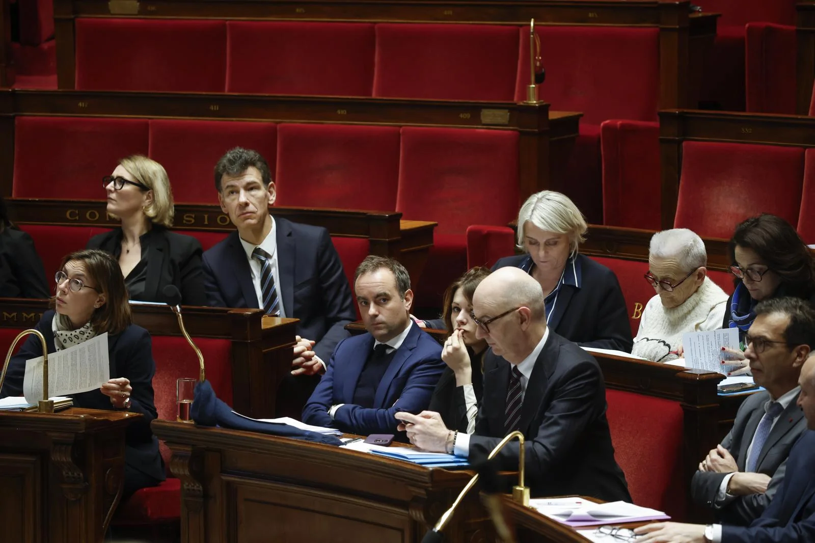 Tras seis meses de culebrón, Francia aprueba definitivamente los presupuestos de este año