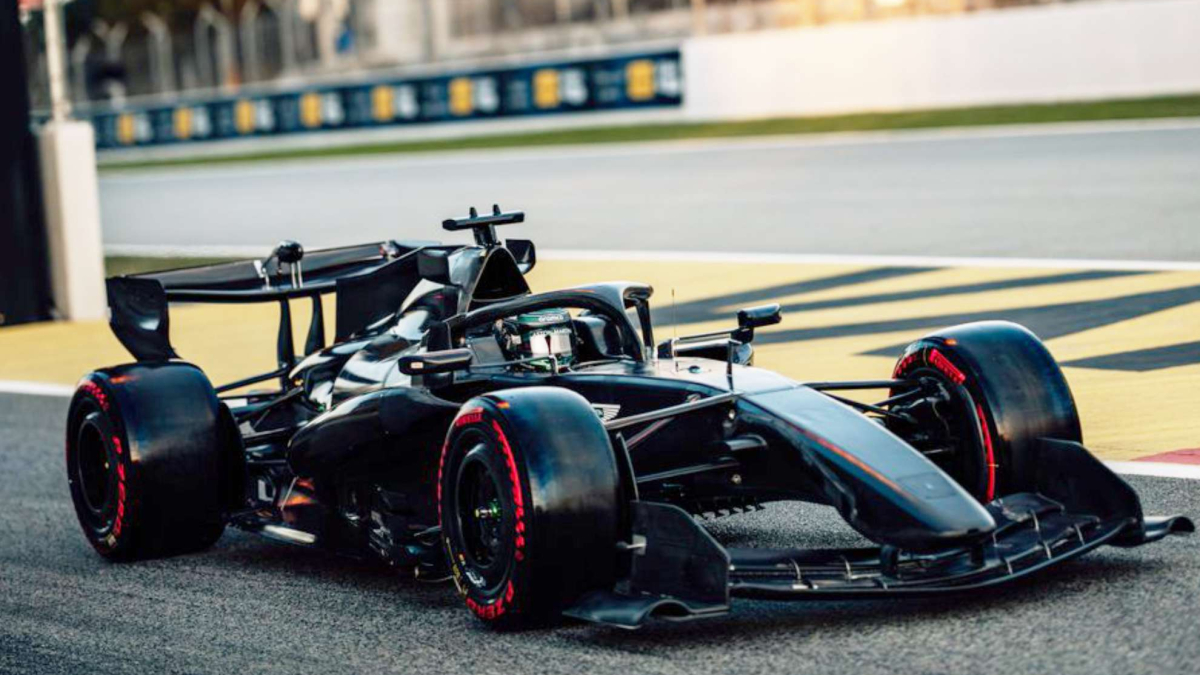 Russell alucina con el Aston de Newey<br>