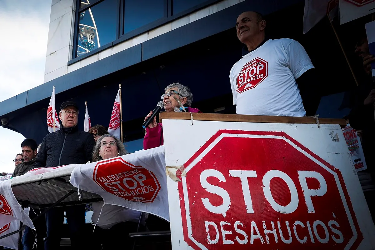 El Ejecutivo excluye al pequeño propietario del veto a los desahucios