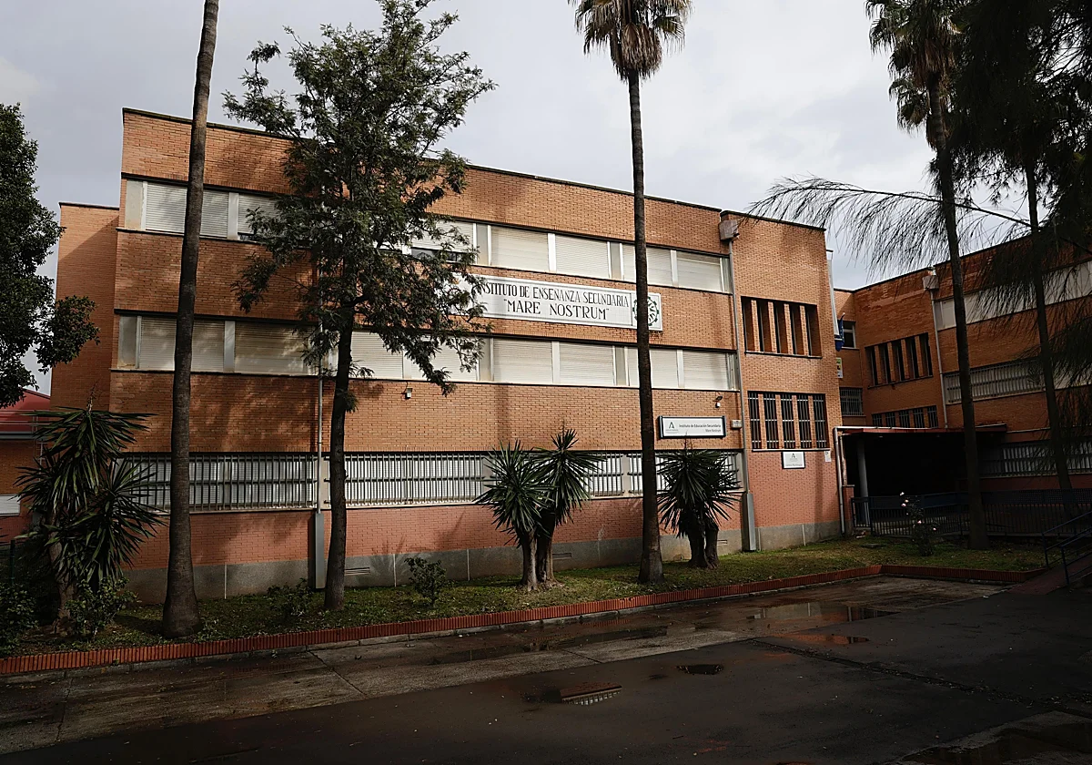 Trasladan a 247 alumnos del IES Mare Nostrum por problemas de estabilidad en el edificio