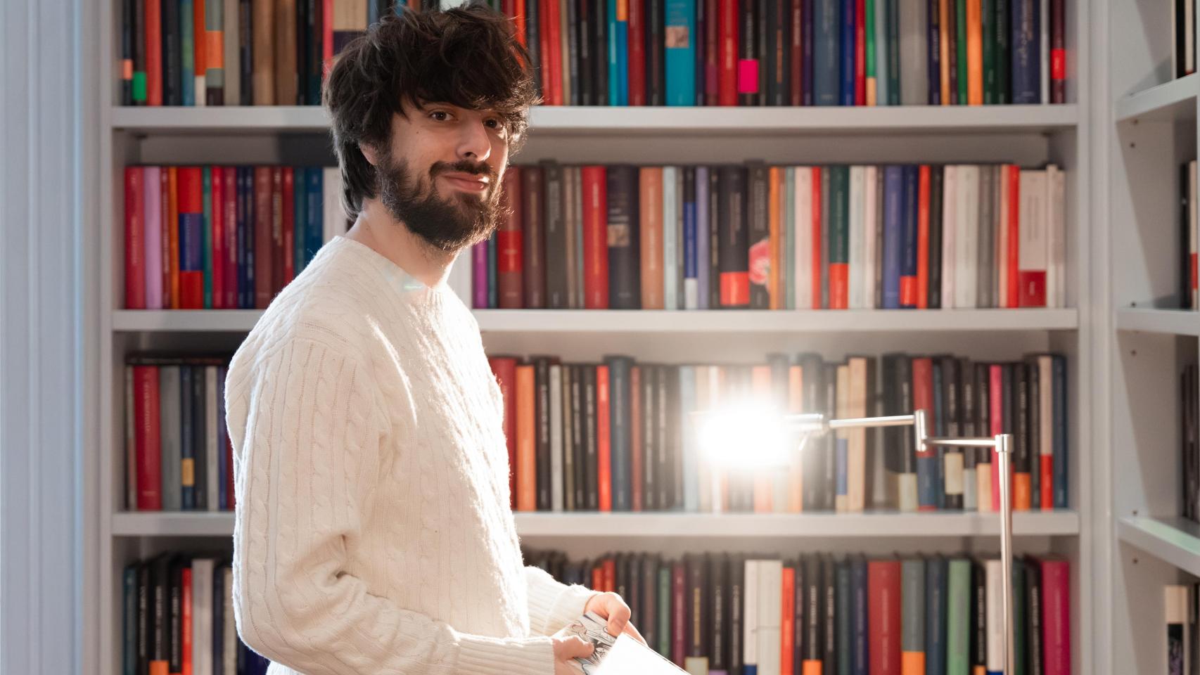 Crítica de 'La ciudad de las luces muertas', la novela de David Uclés: demasiadas gracietas y ganas de epatar