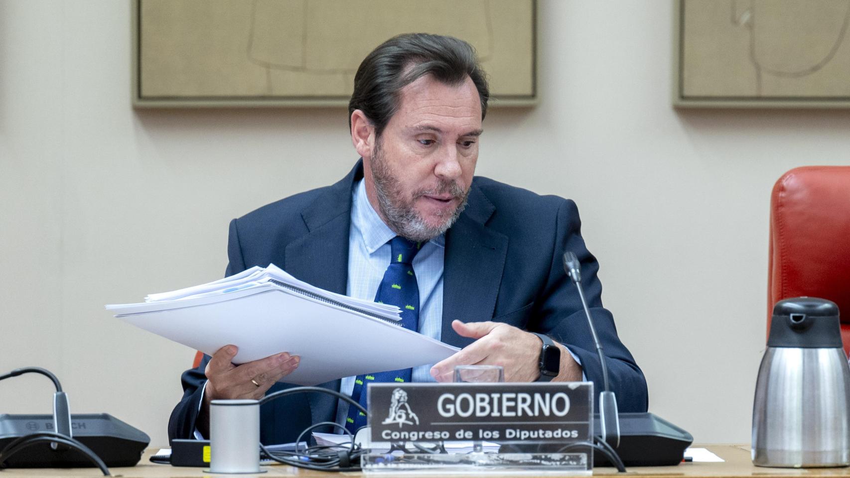 Puente no sabe cuándo reabrirá el AVE Madrid-Andalucía y culpa del estado de la red al "cambio climático" y al PP