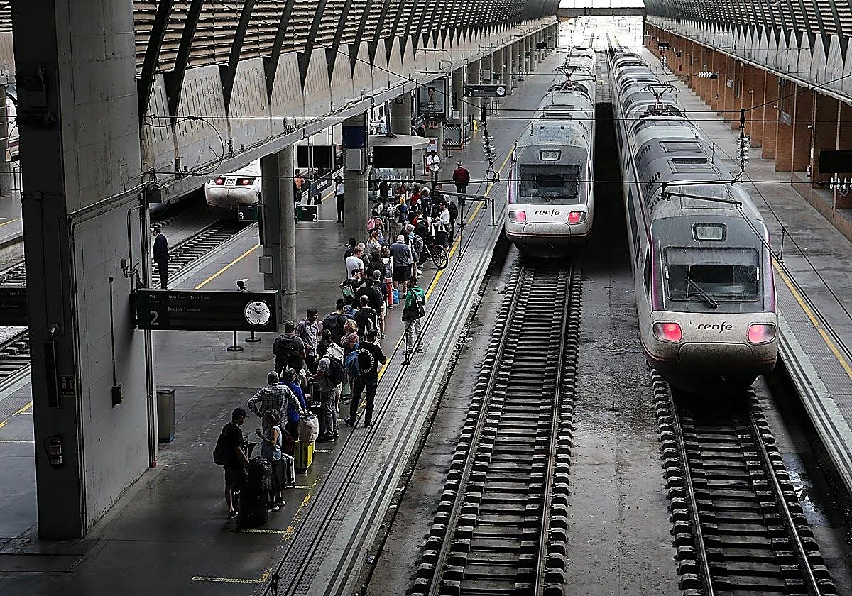 Renfe avisa de que el servicio «puede verse afectado» por las lluvias y el viento este miércoles en Andalucía