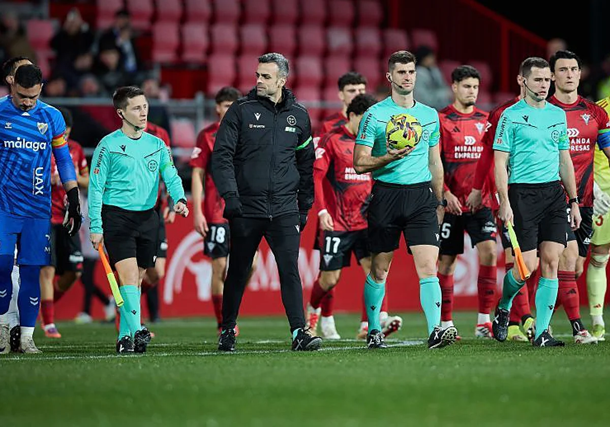 El Málaga prepara una queja tras el arbitraje en Anduva