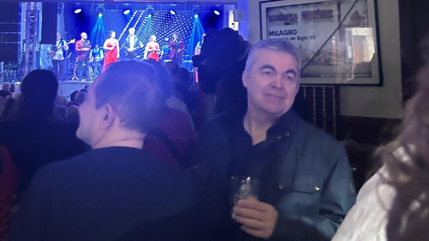 La vida alegre de Santos Cerdán en libertad provisional en Milagro: de la cárcel al casino y a cenar fuera a diario