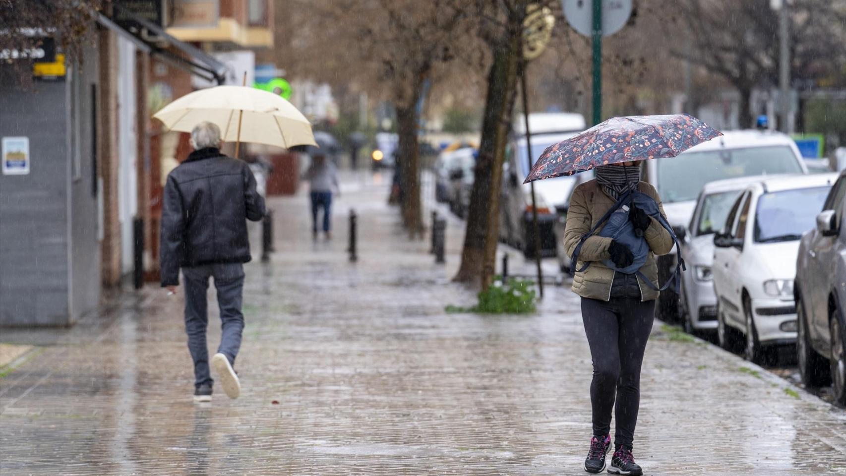 Los puntos más críticos en la mayor tormenta que azota Andalucía en décadas: de la alerta roja al cierre de colegios