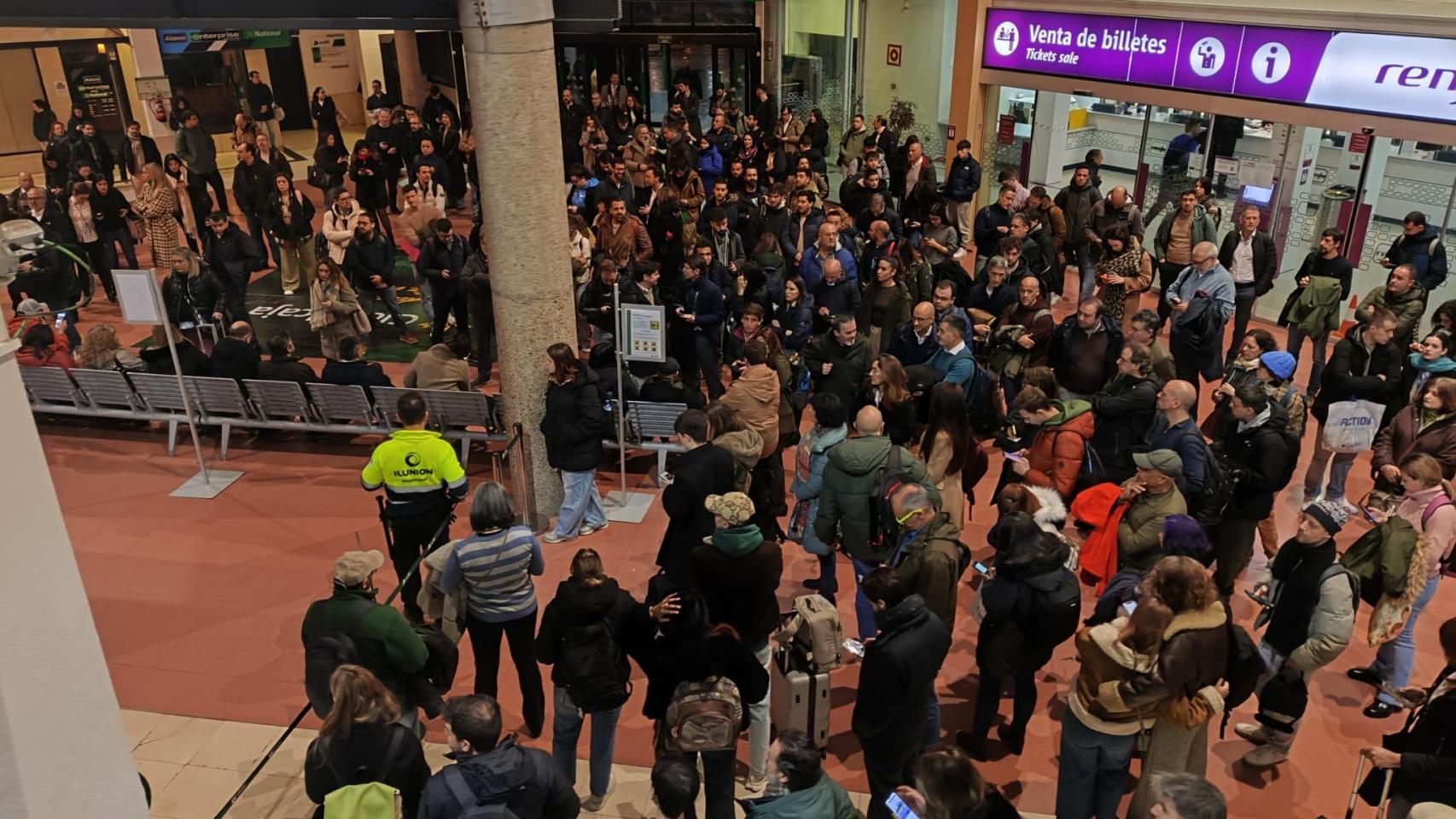 Colapso en la estación de tren de Ciudad Real: retrasos de más de una hora en los primeros convoyes de la mañana