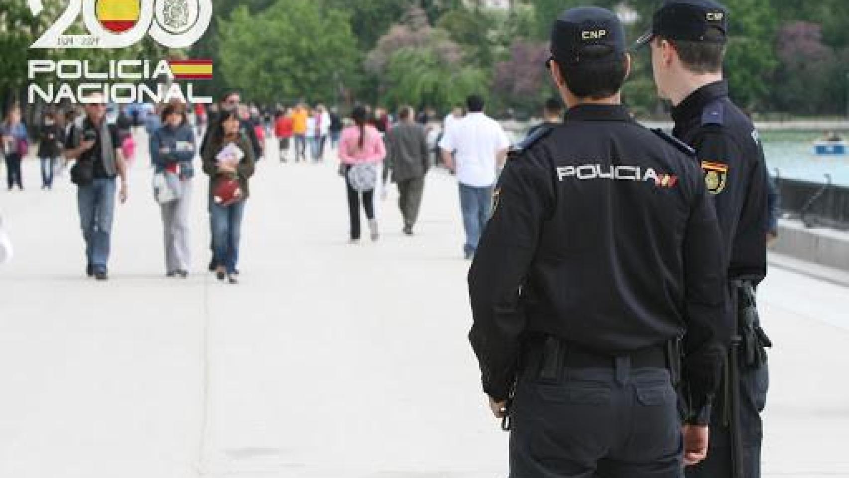 Detienen a un hombre por acosar y amenazar durante meses a su vecina por redes en un pueblo de Sevilla