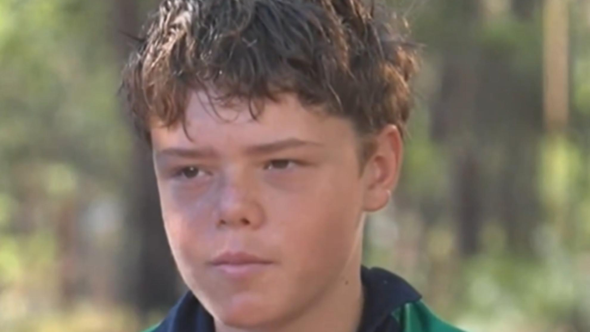 Un niño de 13 años nada cuatro kilómetros para salvar a su madre y sus hermanos de morir ahogados