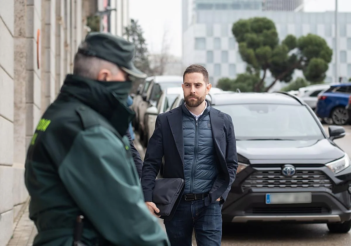 Comienza la reunión entre Puente y los maquinistas para evitar la huelga de trenes