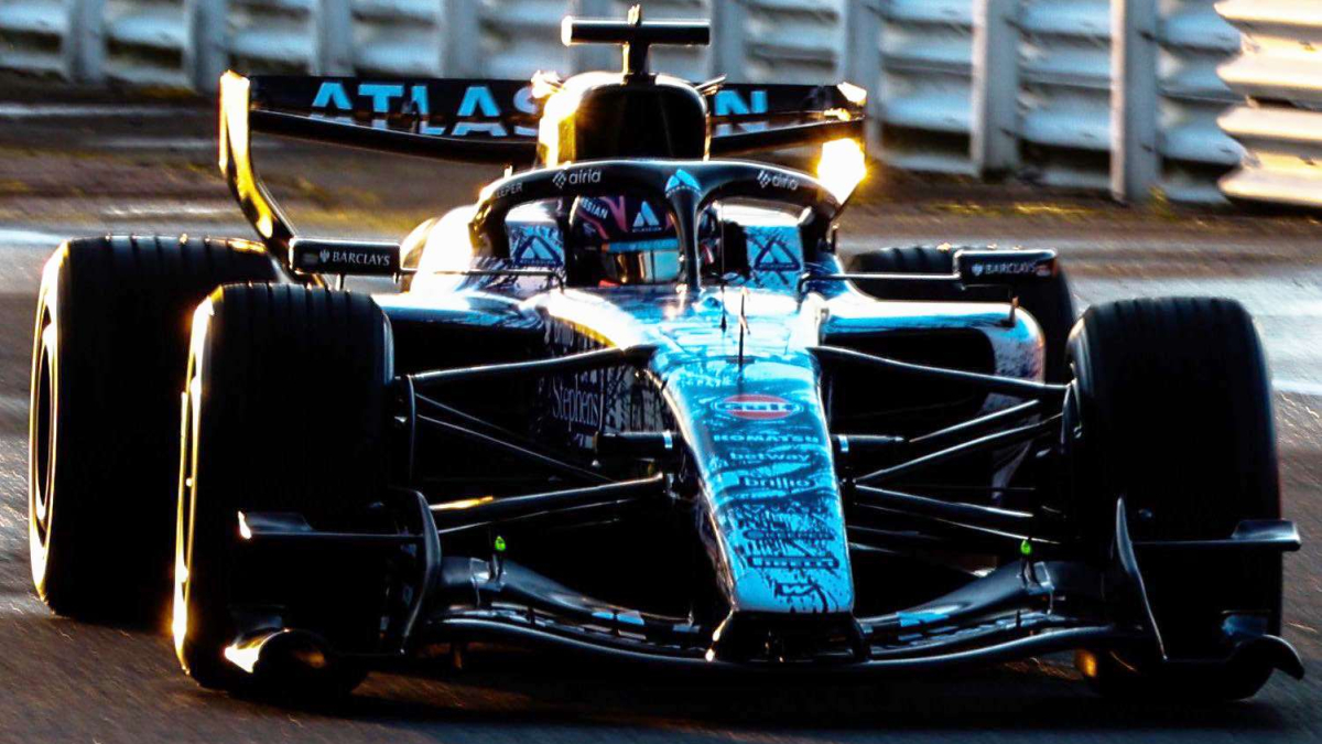 Williams pone en pista, y por sorpresa, el FW48 de Carlos Sainz