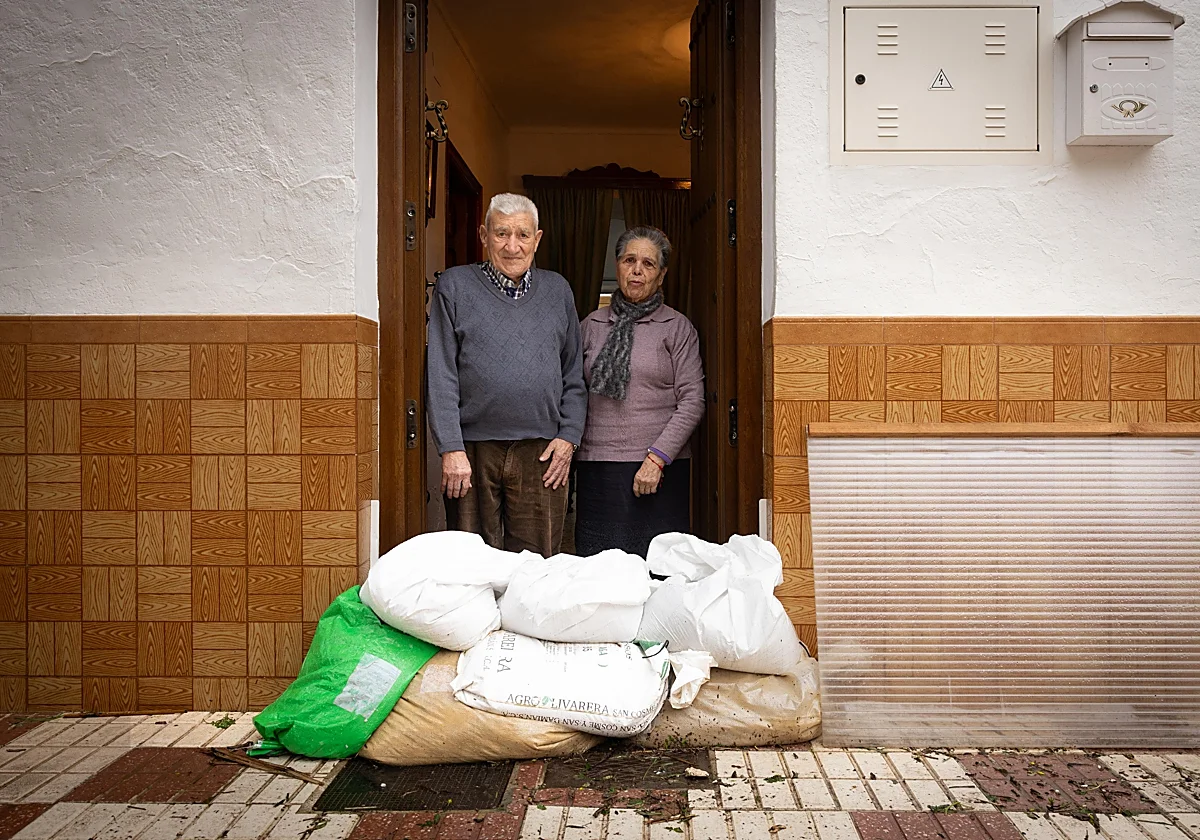 El matrimonio que sobrevivió a la riada del 79 en Almargen y ahora teme a la lluvia: «Me agarré a una reja, mi marido pensaba que el agua me había llevado»