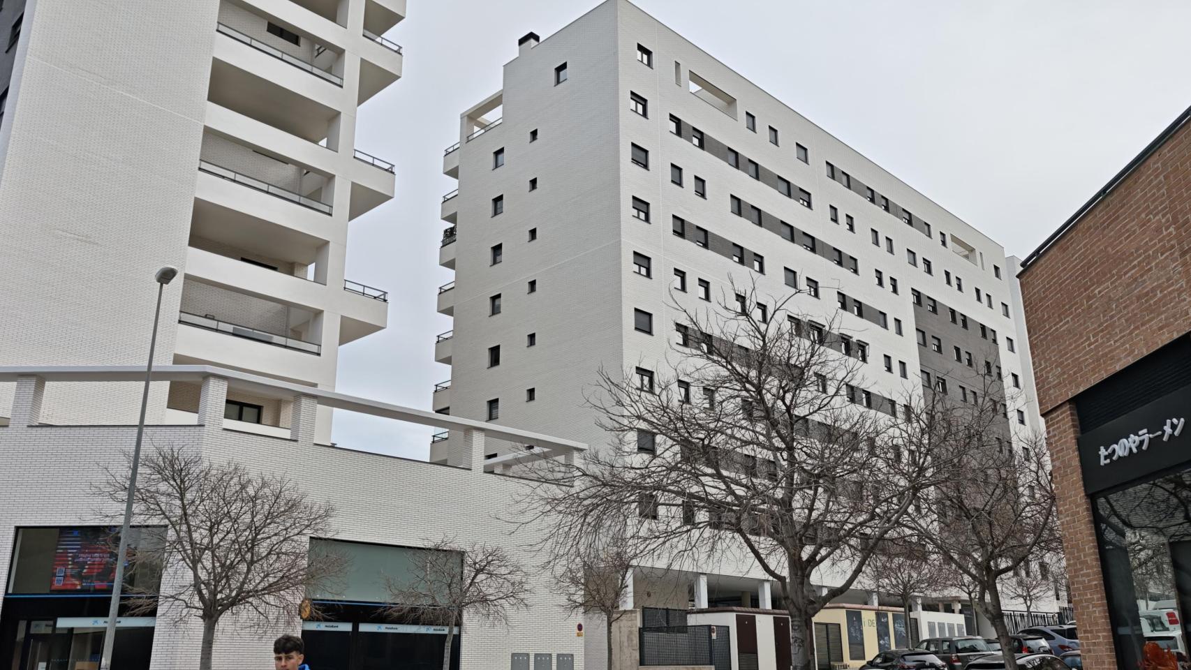 Los vecinos de la VPO de Playa de San Juan denuncian el acoso que reciben: "Nos llaman corruptos delante de niños"