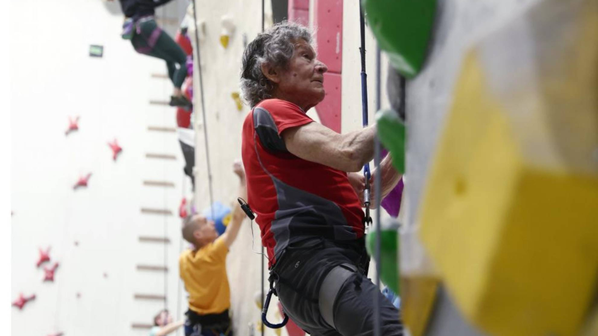 Carlos Soria: "El día 21 me voy a Laponia a escalar sobre hielo... Me lo he regalado por mi cumpleaños"<br>