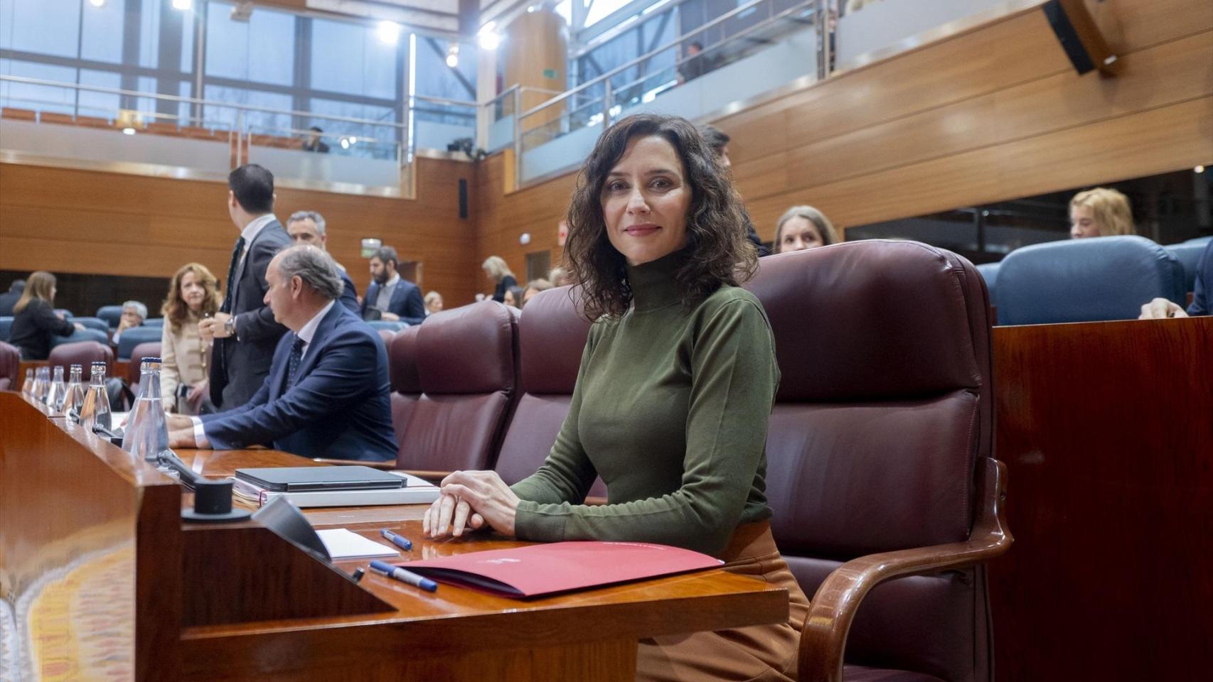 Ayuso acusa al PSOE de "fabricar" una denuncia de acoso al alcalde de Móstoles para tapar el 'caso Salazar'