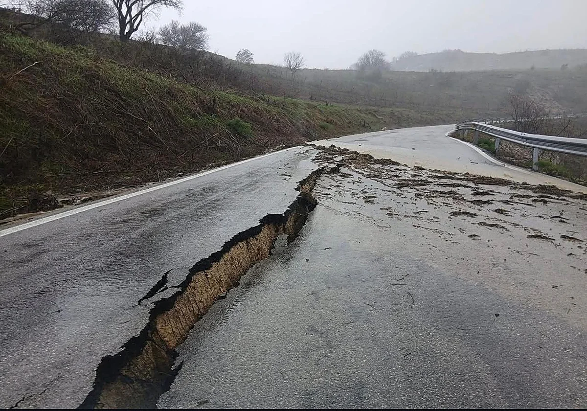 Multiple roads closed across Malaga as landslides and floods hit