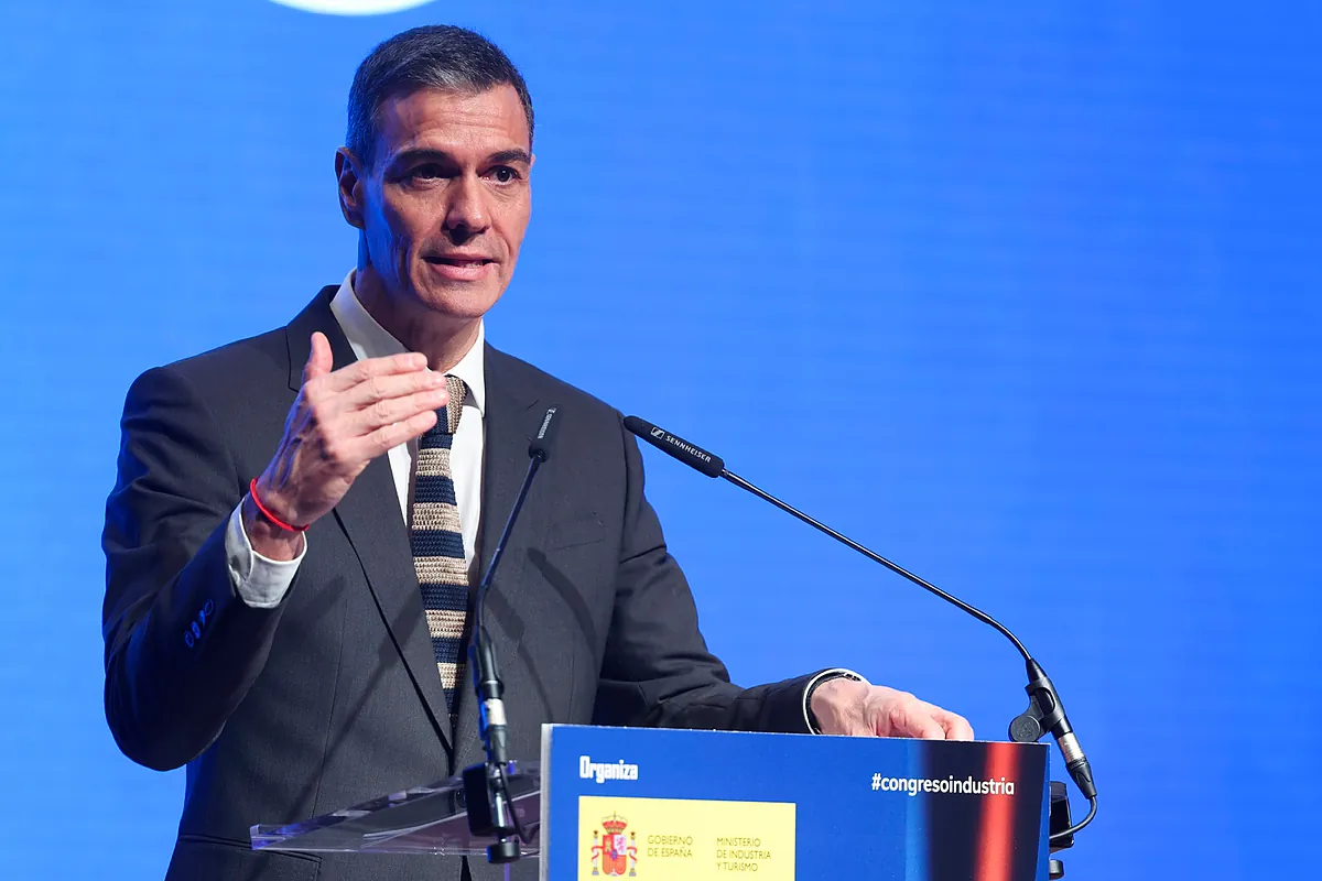 Sánchez anuncia ayudas de hasta 7.500 euros a autónomos y micropymes para vehículos eléctricos