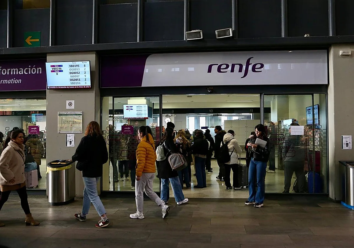 Una trabajadora de Renfe, despedida por quedarse con las indemnizaciones por retrasos que los pasajeros no reclamaban