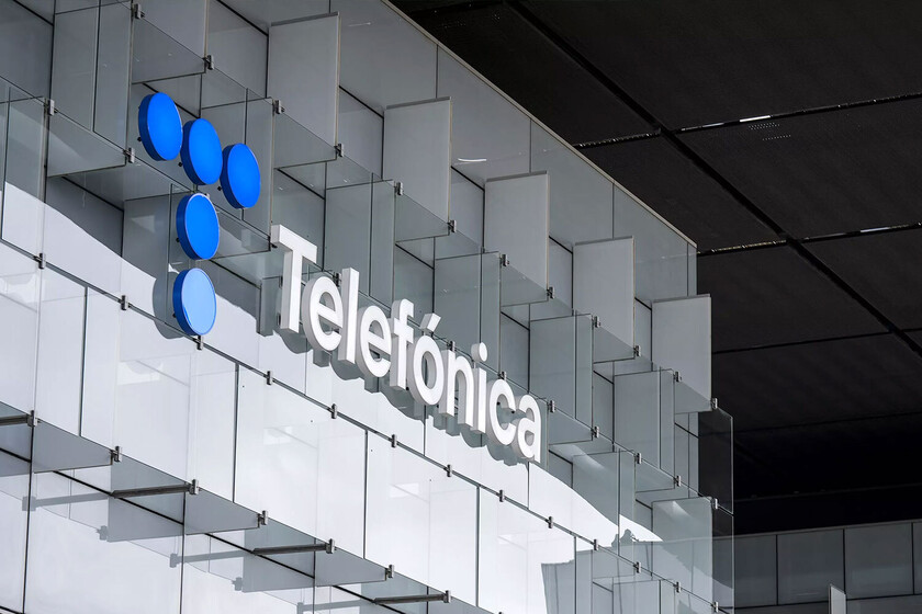 Telefónica buscaba despedir a 4.525 empleados con su ERE. Ahora tiene un problema llamado 5.124 voluntarios