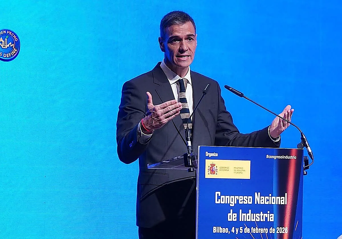 Sánchez anuncia ayudas de hasta 7.500 euros para la compra de coches eléctricos por pymes y autónomos