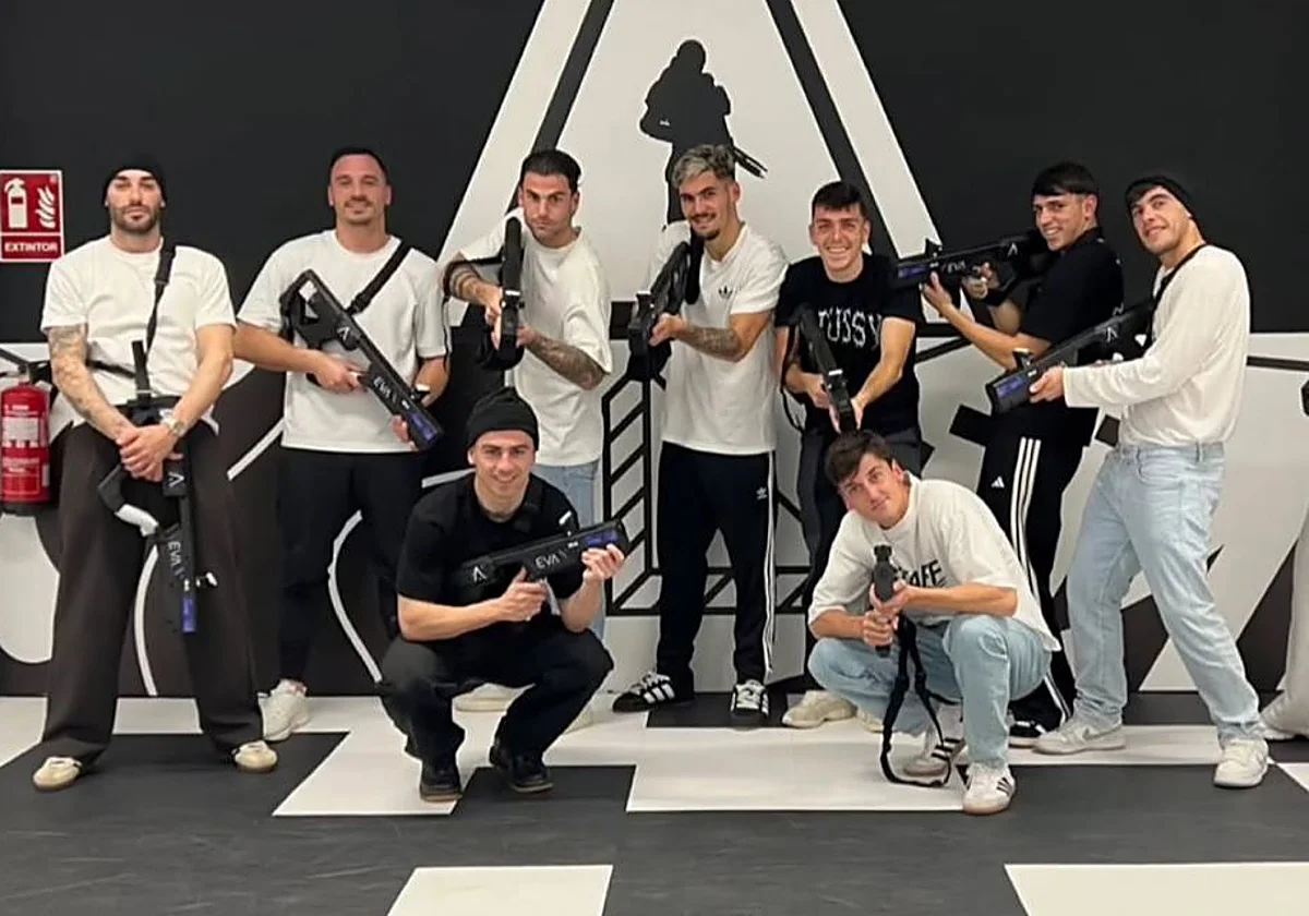 Un grupo de malaguistas se divierte con la realidad virtual