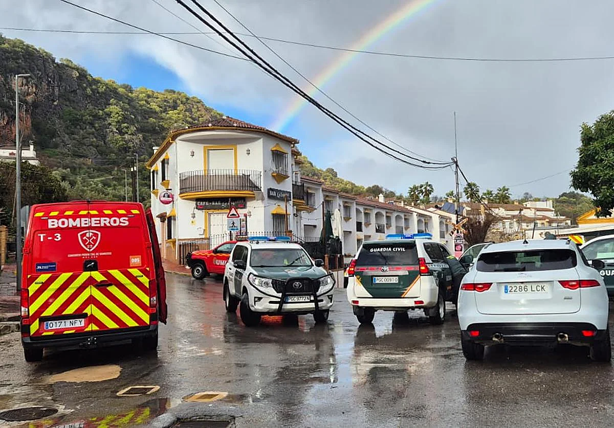 Desalojan a 200 vecinos de Benaoján ante el riesgo de desbordamiento de la presa de Montejaque