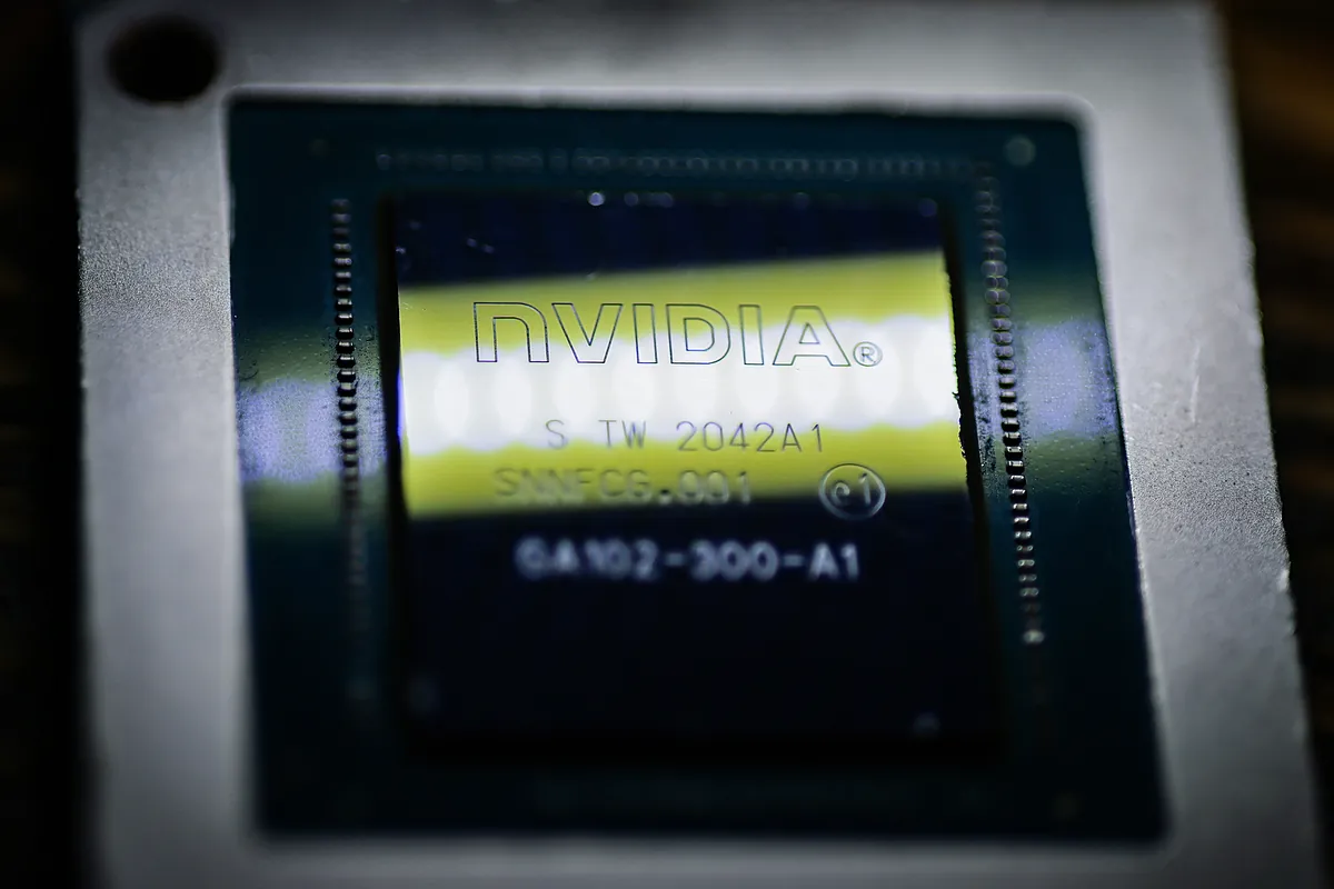 Las 'telecos' adoptan planes para paliar la crisis de chips de memoria