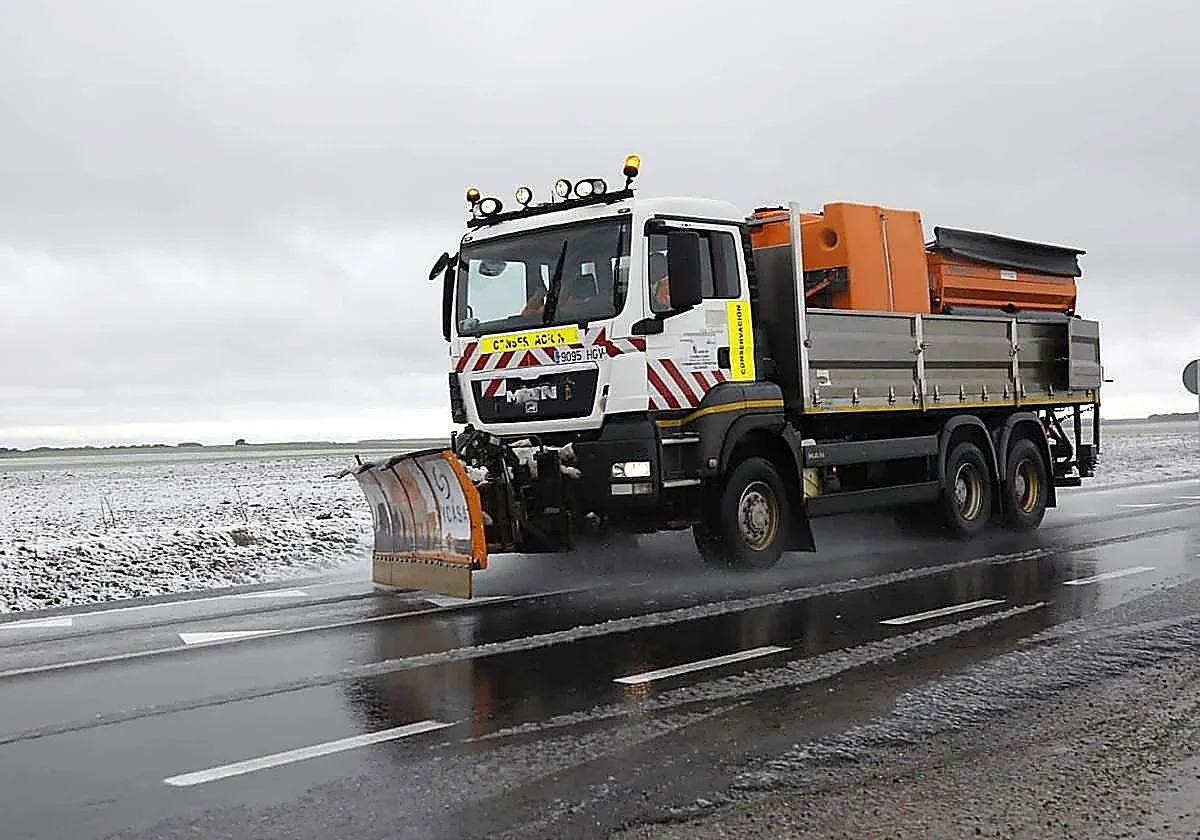 Muere en Ávila el conductor de un quitanieves al precipitarse desde 20 metros