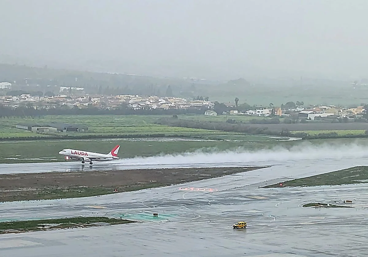 Storm Marta causes flights to be diverted to Alicante and delays at Malaga Airport