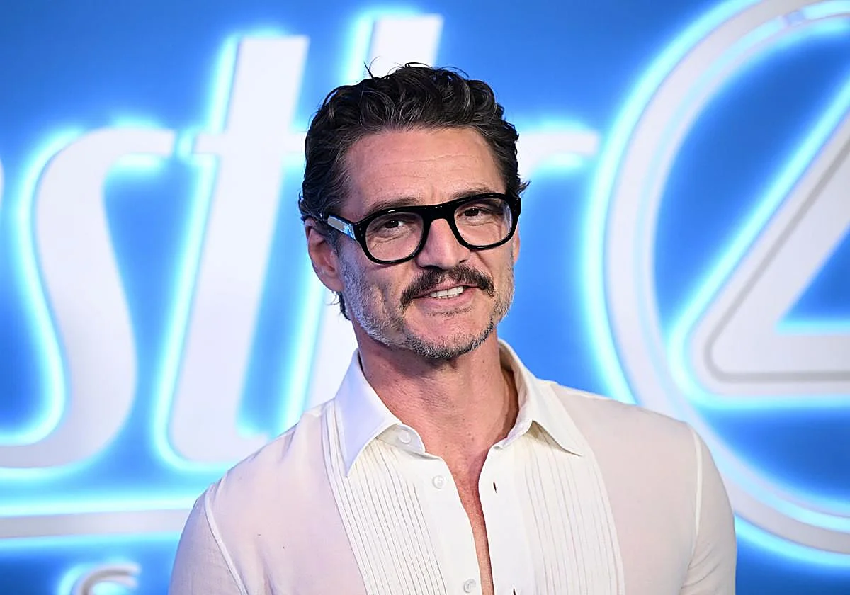 «Ponte gafas... Aunque veas»: Pedro Pascal, Jacob Elordi, Pedro Sánchez... se rinden a esta moda para parecer más interesantes