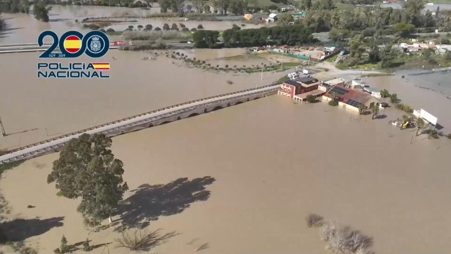 Un tercer temporal mantiene en vilo a Andalucía por la crecida del Guadalquivir y los movimientos de tierras