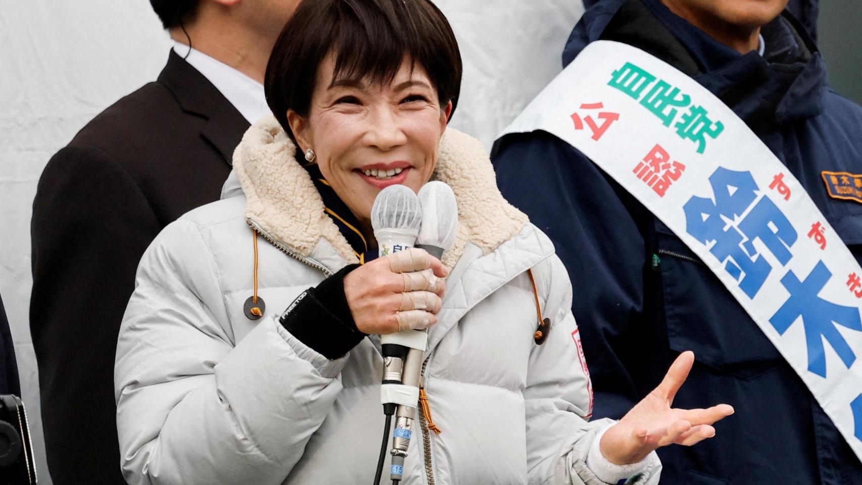 La primera ministra japonesa, la conservadora Takaichi, gana las elecciones y amplía su mayoría, según los sondeos