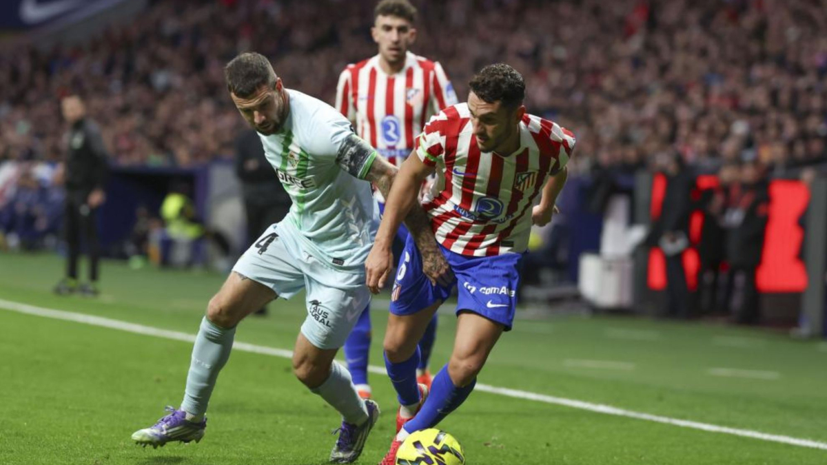 "La verdad es que el césped no está bien, nos resbalamos, se levanta..."