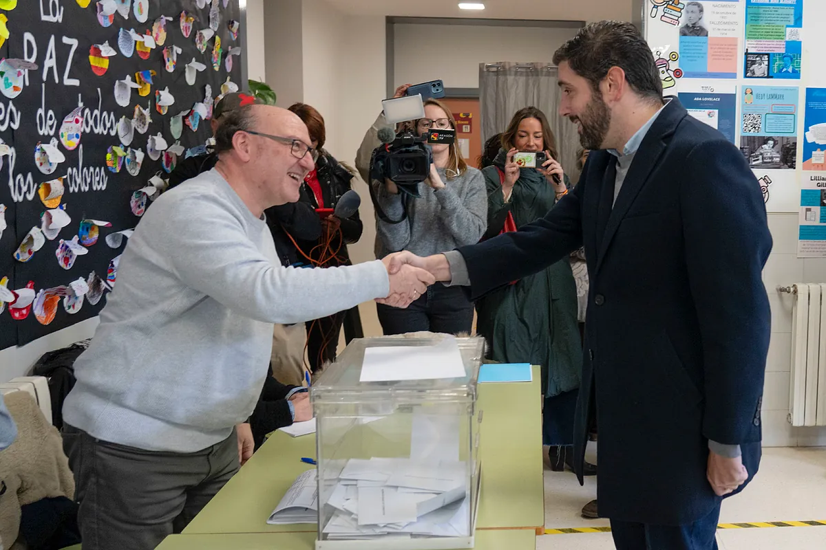 Un Vox crecido duplica su representación en Aragón y vuelve a ser decisivo en las Cortes