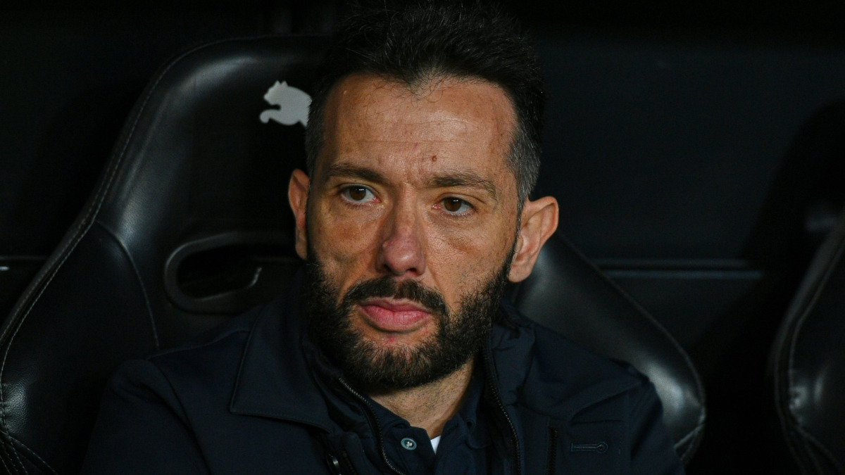 Corberán responde a los cánticos de Mestalla: “Veo a un equipo vivo y yo tengo fuerzas para seguir”