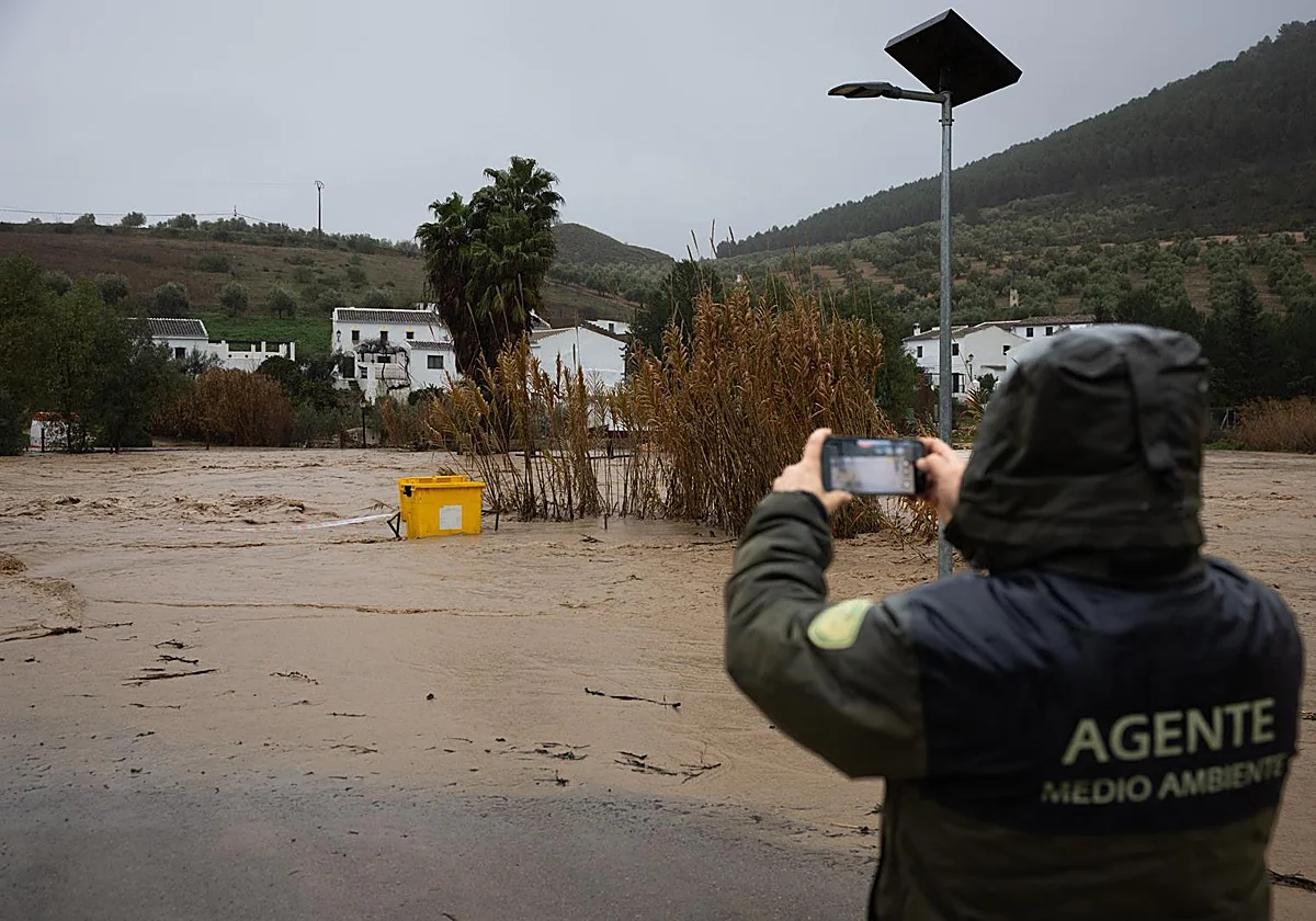 Las aguas vuelven a su cauce en los ríos de Málaga pero las lluvias siguen: 21 litros esta noche la Serranía de Ronda