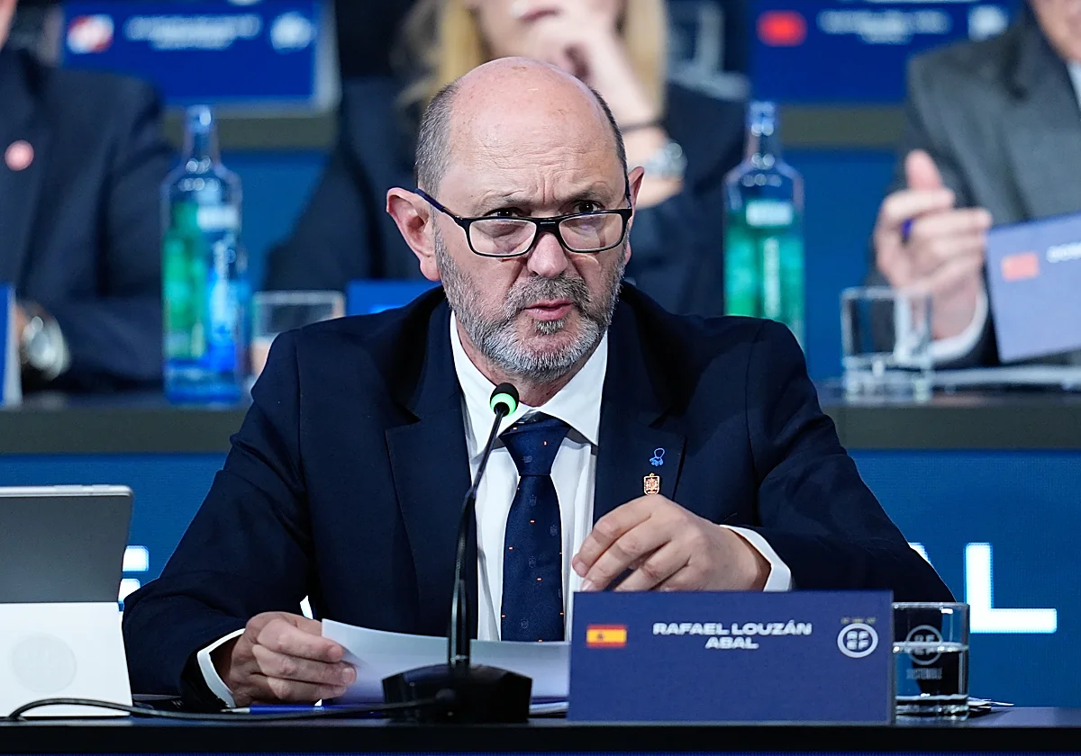 Louzán conocerá este martes la Ciudad Deportiva del Málaga